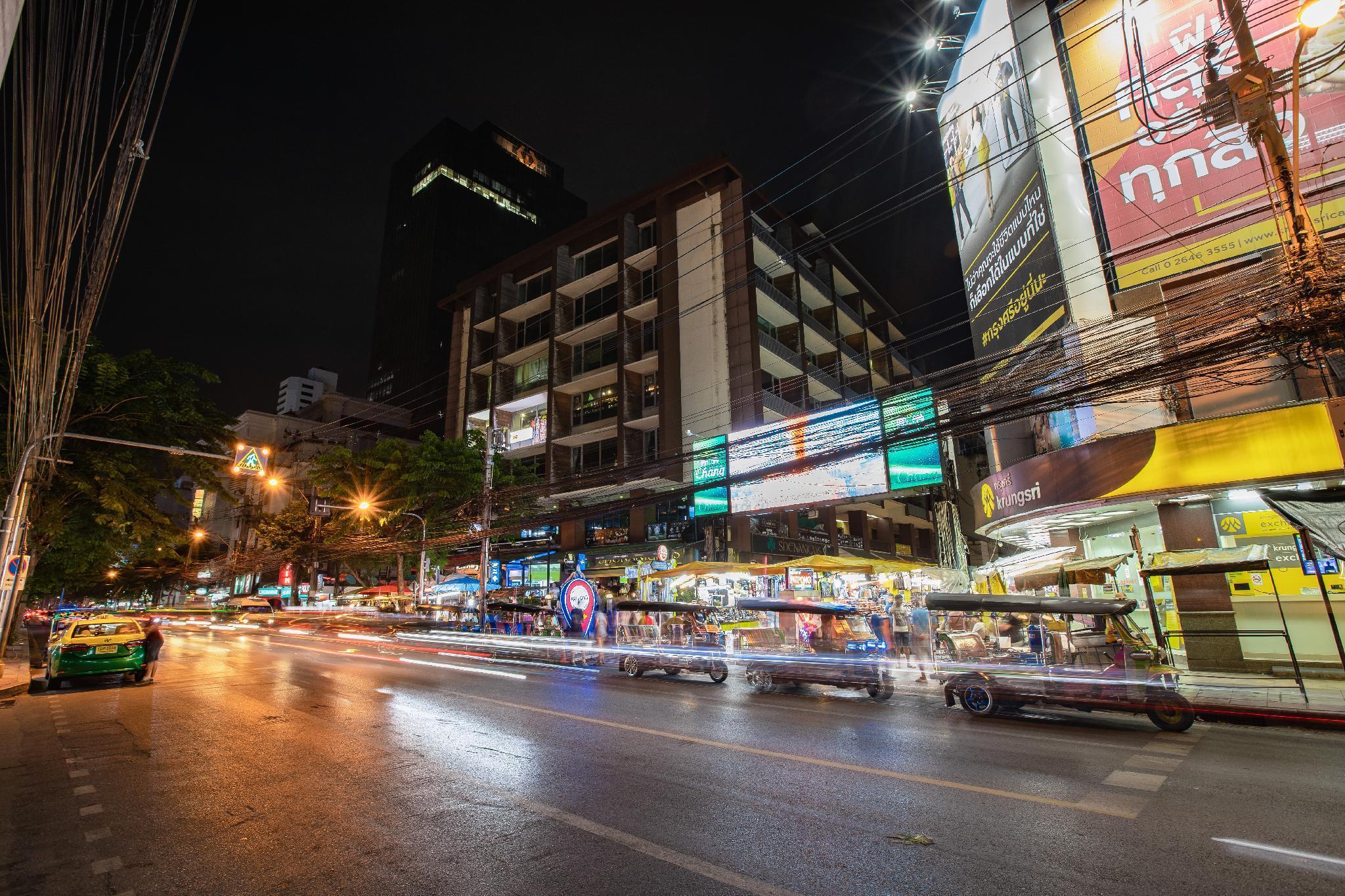 Every Surawong Bangkok Ngoại thất bức ảnh
