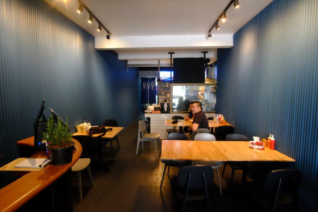 Every Surawong Bangkok Ngoại thất bức ảnh