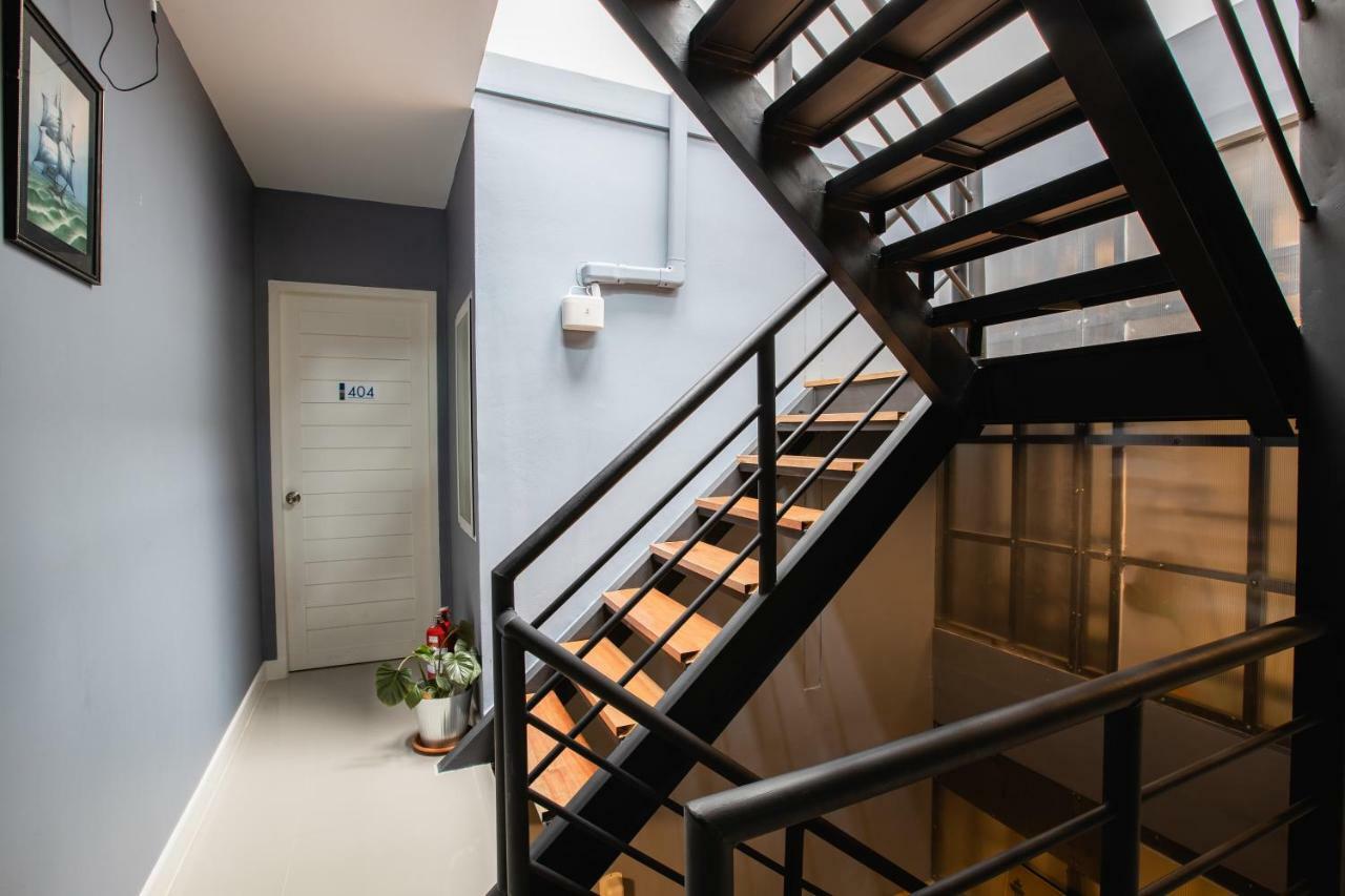 Every Surawong Bangkok Ngoại thất bức ảnh
