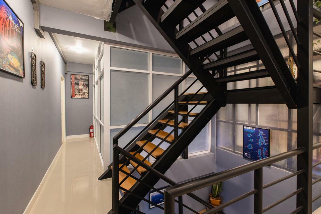 Every Surawong Bangkok Ngoại thất bức ảnh