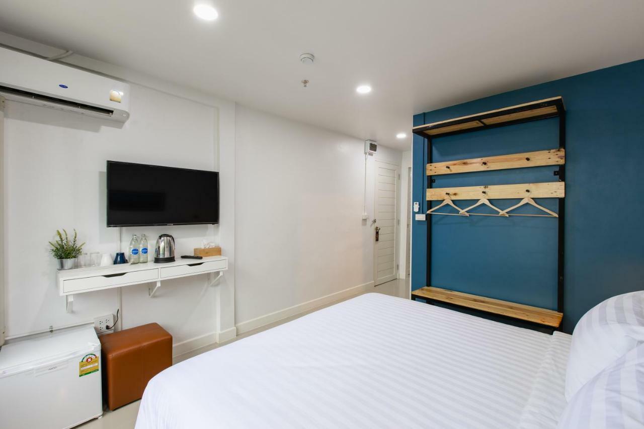 Every Surawong Bangkok Ngoại thất bức ảnh